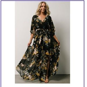 Never worn brand new size M Floral Maxi dress